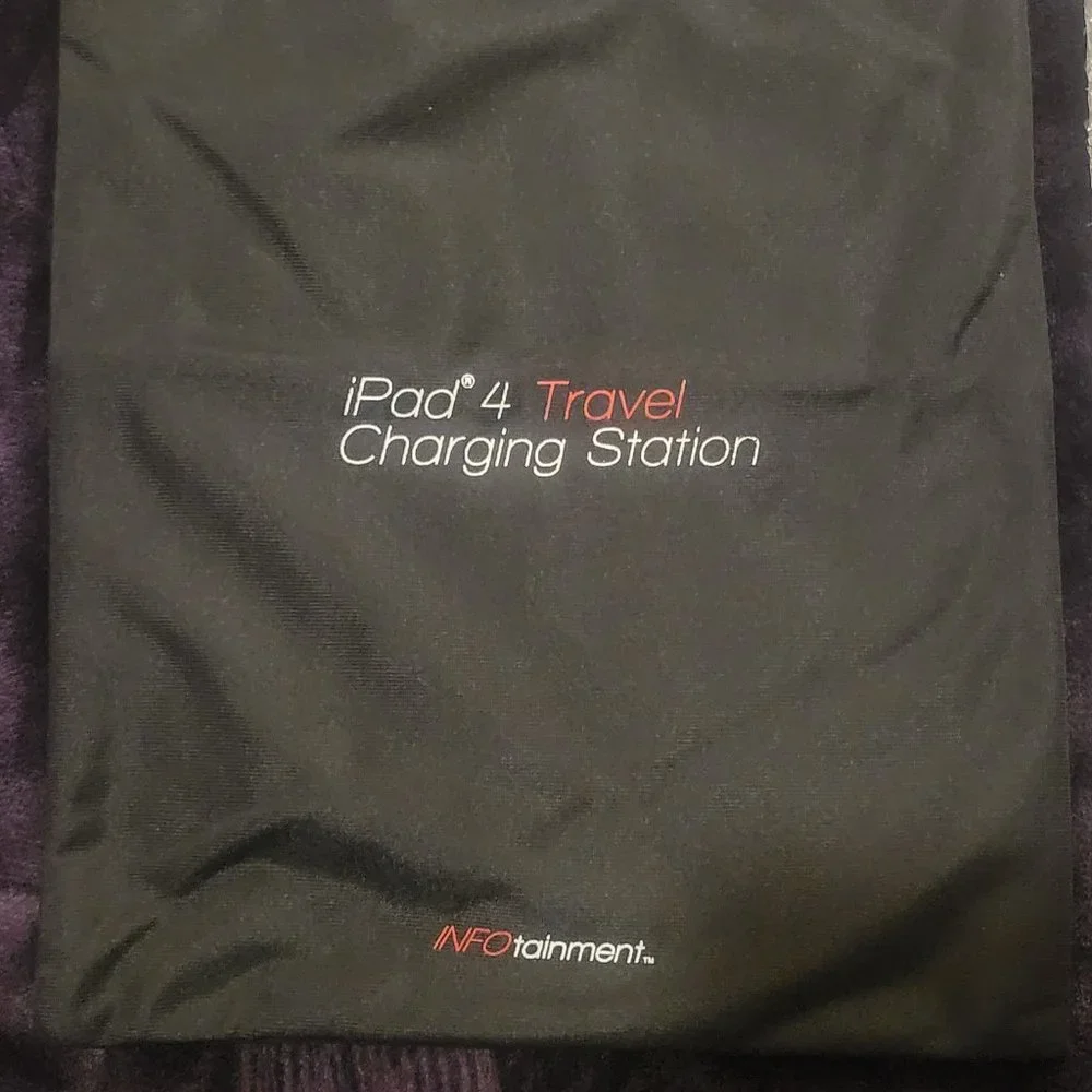 iPad 4 Travel Charging Station
